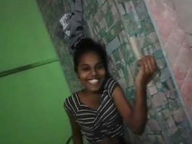 Tamil girl gives a blowjob with Tamil talk in HD