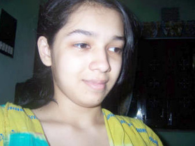 HD photo series of a desi teen shaving her pussy in the bath