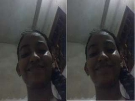 Beautiful Sri Lankan babe flaunts her naked body