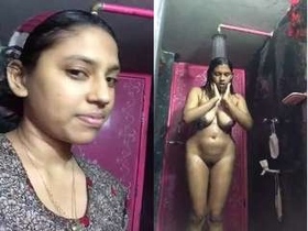 Indian girl records a video of her bathing for her lover