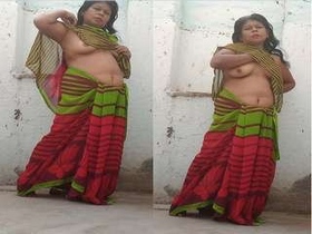 Watch a naughty bhabhi in a solo performance and blowjob