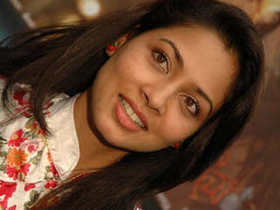Indian pornstars Pooja and Gauthami's steamy threesome