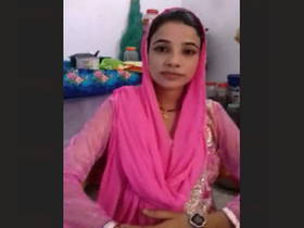 Muslim wife enjoys hardcore fucking in MMS video