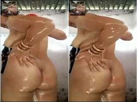 Horny Desi bhabhi gives a sloppy blowjob and gets fingered