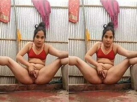 Desi girl pleasures herself with her hands