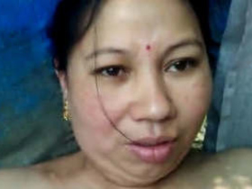Mature married women have sex in the open
