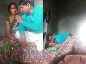 Desi aunty from village masturbates with money