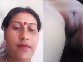 Bhabhi flaunts her body in front of the camera