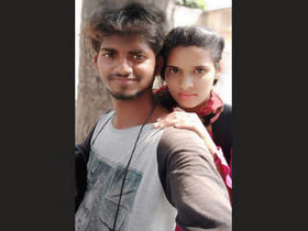 Indian couple shares their sexual experience in amateur video