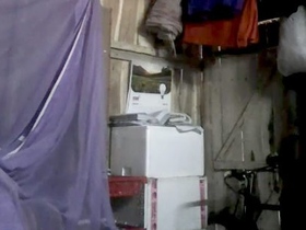 Desi aunty gets fucked fast in the village