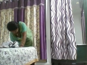 Mature Indian MILF's secret MMS videos