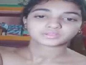 Hot desi babe from Hyderabad takes nude selfie