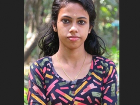 Watch a slim and curvy mallu girl in action