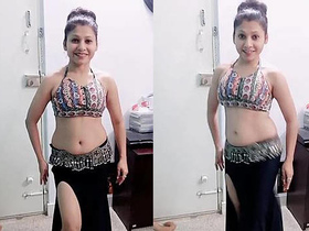 Desi hottie flaunts her curves in lingerie