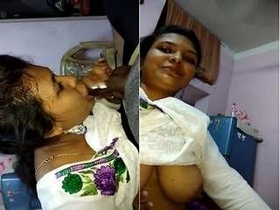 Desi hottie gives amazing blowjobs
