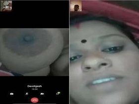 Mallu bhabhi flaunts her big boobs in public