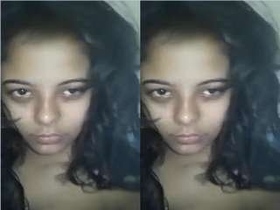 Desi girl pleasures herself with her fingers in this cute video