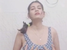 Desi housewife gets completely naked in a bathtub