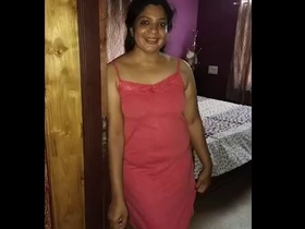 Husband records wife's pussy in Mallu porn video