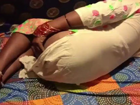 Bhojpuri auntie gets fucked by rural porn star