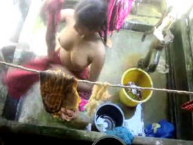 Lucknow sisters enjoy a steamy bath together