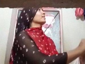 Bhabhi takes nude video in bathroom, revealing her curves