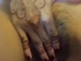 Indian girl's clit gets a workout in steamy video