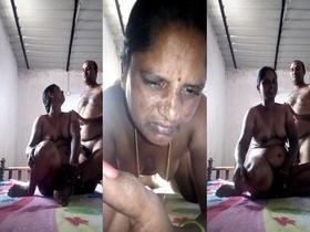 Mature Indian wife with cancer has steamy sex with uncle in MMS