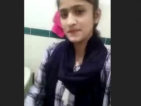 Beautiful GF gives her BF a tour of the bathroom