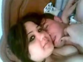 Tunisian call girl offers sexual services