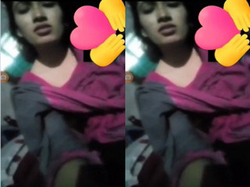 Exclusive footage of a cute Indian girl pleasuring herself