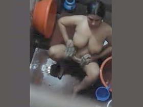 Bhabi's steamy bath session recorded for posterity