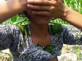 Stranger convinces Indian girl to show her breasts on camera