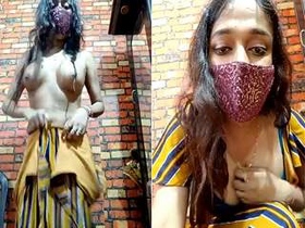 Exclusive amateur Indian girl's striptease show