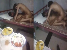 Desi girl with young guys in a hot sex video