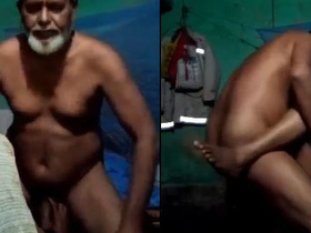 Muslim guy gives a blowjob in Bengali video