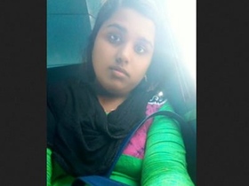 Big-boobed girl in MMS video