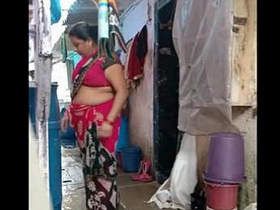 Mom Rani's homemade video reveals her sexy belly button and homemade milk