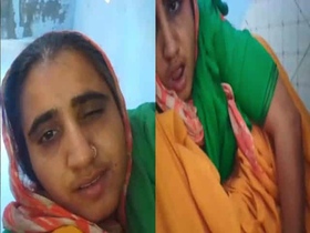 Desi wife indulges in solo play with fingering and selfie