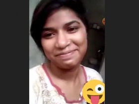Pakistani girl flaunts her body in explicit video