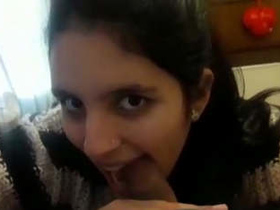 Innocent boyfriend gets a mouthful of pleasure from pretty girl