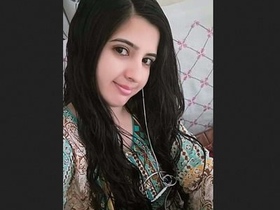 Pakistani Cpl's steamy bath romance
