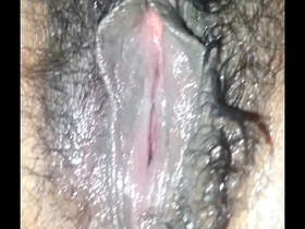 Get up close and personal with a super hairy peluda