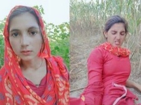 Outdoor fucking with a cute Pakistani girl