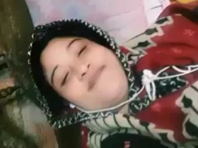 Bhabhi frustrated with herself and masturbating