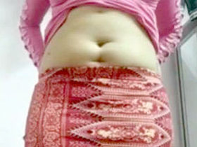 Desi bhabi gets naughty on live webcam