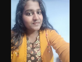 Aunty in Tamil bathing and dressing in her lingerie