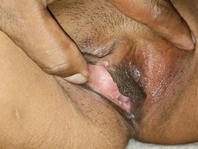 Desi babe gets pounded hard in this steamy video