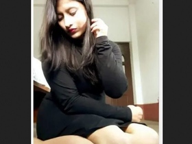 Watch a stunning young woman in a steamy MMS video
