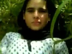 Teen girl enjoys outdoor sex in public place